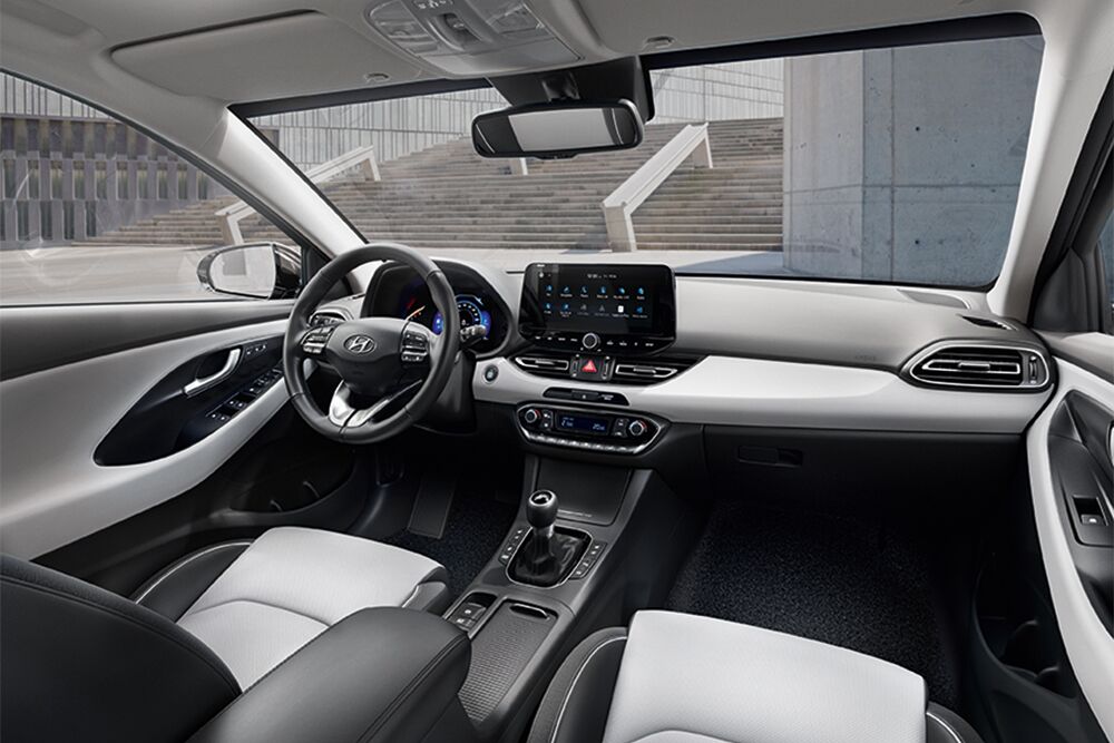 Die weiße Innenausstattung eines Hyundai i30