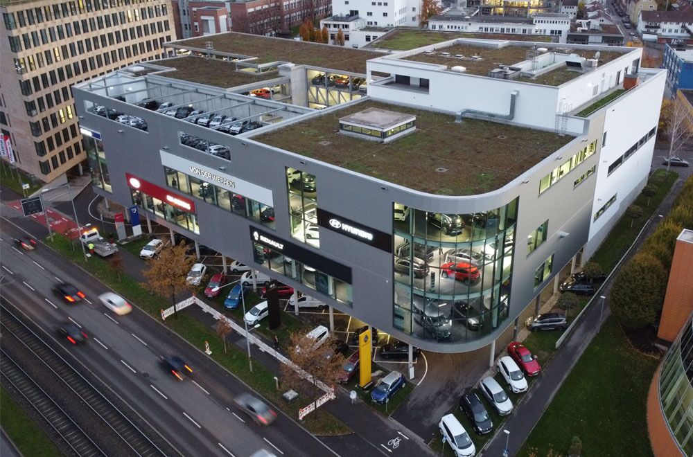 Ein Drohnen Bild des Autohaus von der Weppen Standort in Stuttgart